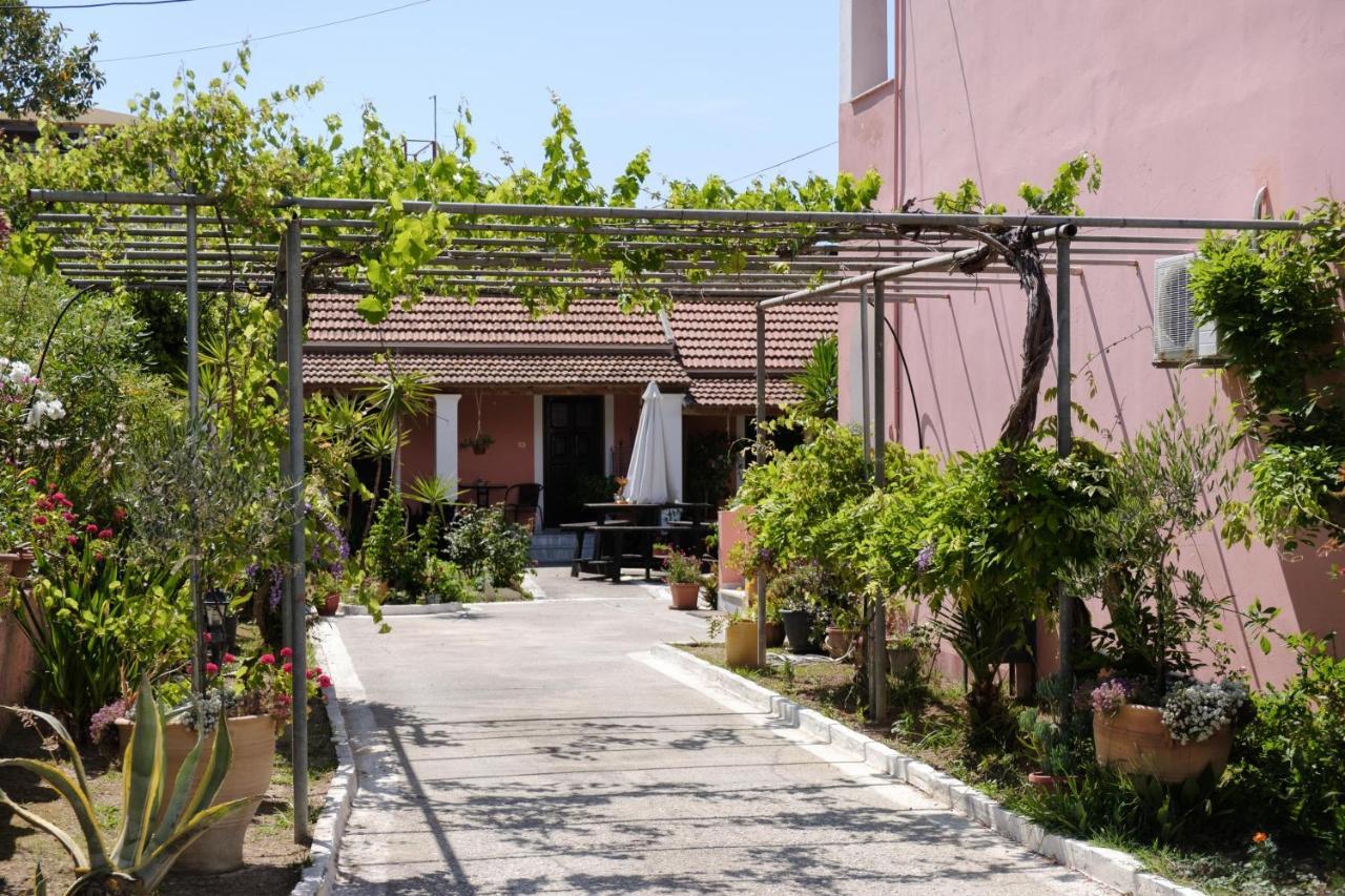 Mouzakitis Apartments 3 아릴라스 외부 사진